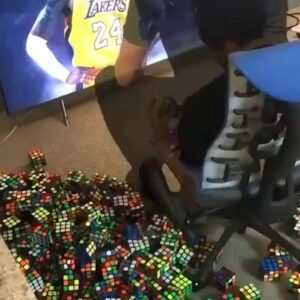 Nicolas Scandale Instagram - #repost @9gag
・・・
Forever in our hearts💜🏀⠀
By @stevenbrundageart⠀
-⠀
#kobebryant #rubikscube #9gag