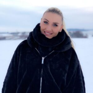 Nicolas Scandale Instagram - « L'amour qui ne s'accroît pas de jour en jour est une passion misérable. »