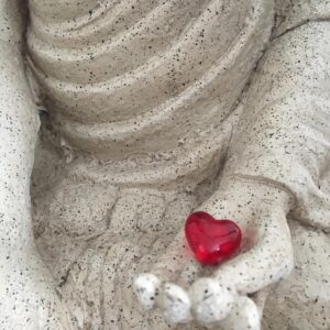 Nicole Bordeleau Instagram - Un dernier balado pour 2020 a été déposé sur votre portail préféré et sur mon site (lien dans bio.)

Il contient des pistes pour terminer l’année avec sérénité et accueillir 2021 le coeur et l’esprit en paix ainsi que l’une de mes méditations préférées.

Cette série sera de retour à la mi-janvier.
D’ici là, merci de tout coeur d’avoir été à l’écoute durant ces 12 semaines. 🙏🏻❤️

#nicolebordeleauenbalado #sérénité #réflexion #méditation #outils #mieuxvivre #joie #espoir #reconfort #quietude #forceinterieure