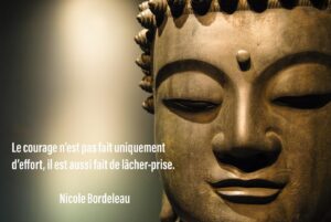 Nicole Bordeleau Instagram - Dans un monde où on nous incite continuellement à se dépasser, lâcher-prise pourrait être considéré comme un abandon, une faiblesse, un manque de force ou de caractère.

Or, c’est le contraire, car c’est 
une facette essentielle du courage. 

Lâcher-prise signifie s’accorder un moment pour honorer le chemin parcouru et les efforts déployés jusqu’ici.

C’est avoir le courage de s’arrêter un instant pour se ressourcer, se renforcer intérieurement afin de mieux avancer. 

À méditer.

#courage #lâcherprise #lartdeseréinventer #respire #reveniraumonde #zenitudetdoubleespresso