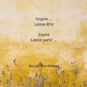 Nicole Bordeleau Instagram - Ne transforme pas ton mental en champ de bataille
Méditer n’est pas un combat
C’est un état d’être
Rien ne sert de lutter contre tes pensées 
Qu’est-ce que cela signifie ?
Simplement assieds-toi avec toi 
Inspire, laisse être
Expire, laisse aller …

Nicole