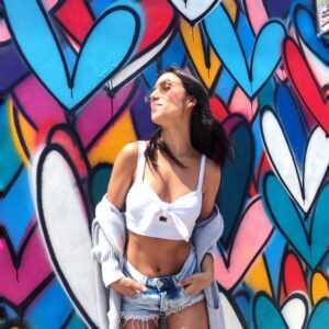 Nicole Dambro Instagram - Heyyyyy look I’ve got a heart on 😜 #lovewall #punderful #lifeisdambreezy #nikwearsshortjorts —————————————
Photo 📸 by my love @krisenss 💜 thank you for visiting and for such an amazing afternoon. Until our next adventure! 😘