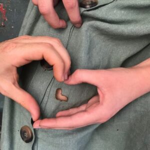 Nicole Elizabeth Berger Instagram - No words can describe my feeling of loss since @thecameronboyce passed away a year ago.  He was amazing in every way and used his prominence to support causes close to his heart. Learn more about his passion for giving back to others at @thecameronboycefoundation. 💔 #wieldingpeace4runt