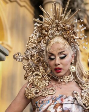 Nicole Gaultier Instagram - Todos somos una obra arte !!! Los leo , lindo viernes para todos ♥ 💕 
Fotos @jd.madueno 
Gala @galiocl