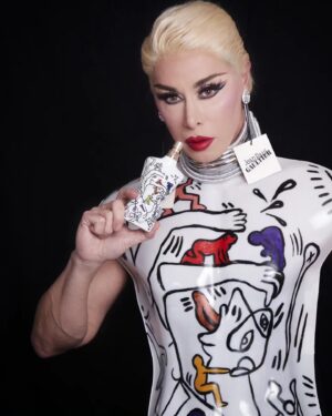 Nicole Gaultier Instagram - Feliz #pride para tod@s!!! Vivan libres y felices , chic@s  Tienen  que conocer la nueva fragancia de @jeanpaulgaultier edición limitada #PaintYourPride #JPGLovesKeithHaring , les dejo link en mis historias 

PH @retrabookpro