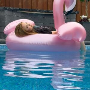 Nicole Huff Instagram - Mood 🦩💤🏊‍♀️