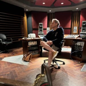 Nicole Huff Instagram - Such an honour to meet and work with this world renowned music mastering genius who is kind, genuine, sweet, and talented. He also worked with Elton John, Dua Lipa and many more well known artists. This is the final stage of my original pop and dance music. Can’t wait to officially share it with the world when the time comes. 🎵🎤🤎