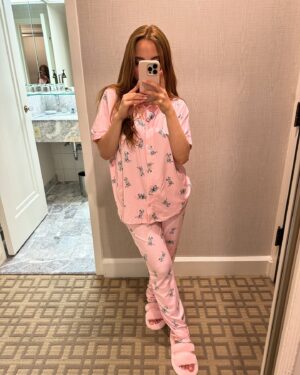 Nicole Huff Instagram - 👩🏻‍🎓🩷
