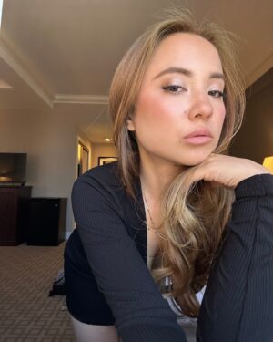 Nicole Huff Instagram - 🖤