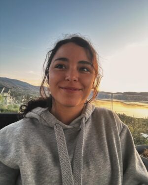 Nicole Muñoz Instagram - you are now in the ‘animals I’ve seen recently’ group chat.