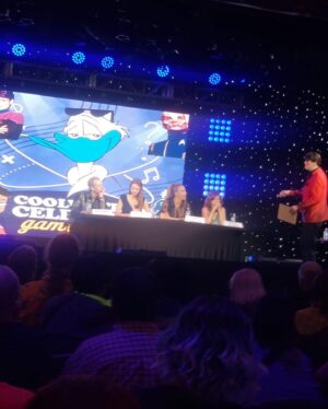 Nicole de Boer Instagram - Having THE BEST time on @startrekthecruise !! Hosting cupcake decorating &karaoke, playing in gameshows, dancing the night away and meeting all the wonderful #StarTrek fans. All aboard a gorgeous ship that looks a lot like the #ds9 promenade! Feeling #trulyblessed #startrek #startrekthecruise #startrekfamily #navigatoroftheseas 
🛳️👾👽🍹🎤🛳️☀️🖖🥰