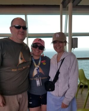 Nicole de Boer Instagram - Having THE BEST time on @startrekthecruise !! Hosting cupcake decorating &karaoke, playing in gameshows, dancing the night away and meeting all the wonderful #StarTrek fans. All aboard a gorgeous ship that looks a lot like the #ds9 promenade! Feeling #trulyblessed #startrek #startrekthecruise #startrekfamily #navigatoroftheseas 
🛳️👾👽🍹🎤🛳️☀️🖖🥰