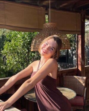 Nicole de Boer Instagram - Happy 16th Birthday @summer.kastner ! 
I’m so proud to be your mom. Love you so much xoxo 
❤️❤️❤️❤️🎂🎂🎂🎂🥳🥳