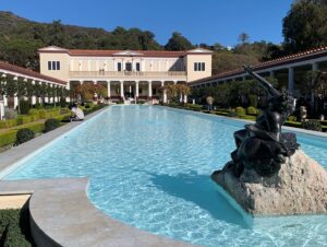 Nicole de Boer Instagram - Fun family day and early bday celebration at #gettyvilla and an always delightful #malibufarm lunch ☀️💙🥰🍹🥗