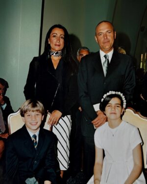 Nicolò Ferrari Instagram - Family Portrait 👨‍👩‍👧‍👦 21 years ago // à chaque fois pendant les fêtes. Je regarde des anciennes photos, et je deviens un petit peu nostalgique. #Family