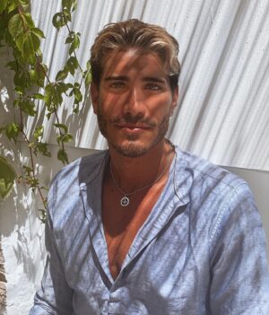 Nicolò Ferrari Instagram - All the beauty of life is made up of light and shadow 🍃 #Life