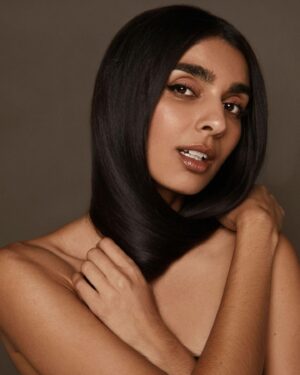 Nida Khurshid Instagram - Hair blanket   @cameron.blake lens 📸🫶🏽