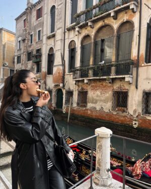 Nida Khurshid Instagram - Piacere😌