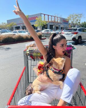 Nida Khurshid Instagram - Girl with a broken toe went to Costco-chella. Country album coming soon