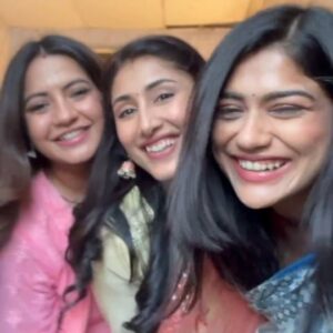 Nidhi Bhavsar Instagram - We're co-actors, ofcourse we sneak in time between our shots to film reels! 😁

Tv Show: Kuch Reet Jagat Ki Aisi Hai (Mon-Fri : 8:30pm)

.

.

.

.

.

.
#friends #bff #friendsforever #workbuddies #worklife #actors #actorlife #shooting #set #tvshow #kuchreetjagatkiaisihai #indian #indianshow #television #drama #tvdrama #trending #explore #explorefeed #fyp #fyppage