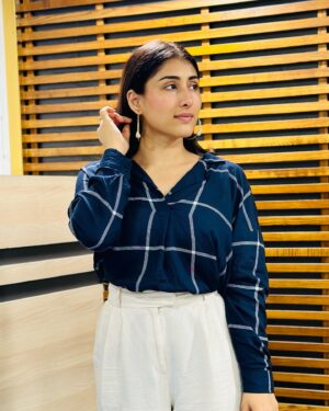 Nidhi Bhavsar Instagram - Summer friendly #ootd ❤️🪬
.
.
.
.
.
.
.
.
.
.
#summers #outfit #fashion #accessories #pants #shirt #casual #flats #hoops #simple #elegant #nomakeupmakeup #natural #hairstyle