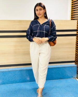 Nidhi Bhavsar Instagram - Summer friendly #ootd ❤️🪬
.
.
.
.
.
.
.
.
.
.
#summers #outfit #fashion #accessories #pants #shirt #casual #flats #hoops #simple #elegant #nomakeupmakeup #natural #hairstyle