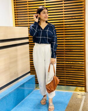 Nidhi Bhavsar Instagram - Summer friendly #ootd ❤️🪬
.
.
.
.
.
.
.
.
.
.
#summers #outfit #fashion #accessories #pants #shirt #casual #flats #hoops #simple #elegant #nomakeupmakeup #natural #hairstyle