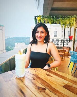 Nidhi Bhavsar Instagram - Why can’t life be this easy, breezy and beautiful.. ?
May be it inherently is.. May all that is left.. is to realise 😊