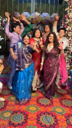 Nidhi Bhavsar Instagram - Rajkotians and Upleta waasis casually flexing their dance moves at Naren Nandini’s wedding!
Video Courtesy: @zaan001 ❤️

Kuch Reet Jagat Ki Aisi Hai (Sony Tv)
Mon - Fri (8:30pm)

.

.

.
#tvshow #trending #krjkah #kuchreetjagatkiaisihai #rajkot #gujrat #gujarat #dance #dancereel #dancevideo #gujratidance #garba #instagram #instareel #tvactors #meeradeosthale #anupamaa #ghkkpm #explore #explorepage #fyp #fyppage