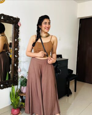 Nidhi Bhavsar Instagram - 🌻
.
.
.
.
.
.
.
.
.
.
#bohostyle #plazo #pants #ootdfashion