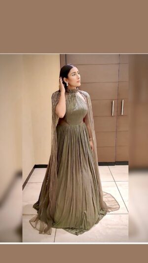 Nidhi Bhavsar Instagram - 🖤
.
.
.
.
.
.
.
.
.
.
.
#princess #gown #dress #cape #styling #minimal #ootd #wedding #makeuplook #🧿