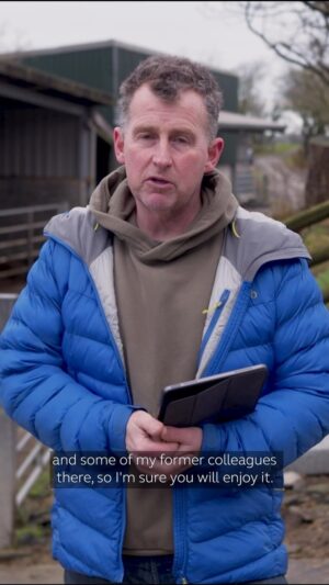Nigel Owens Instagram - An interested observer ahead of a groundbreaking documentary

#WhistleWatch returns, and @nigelrefowens has his eyes on the upcoming release of #Whistleblowers 🎬