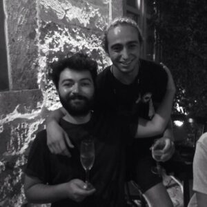 Nihan Balyalı Instagram - Zeplin’de doğum günleri bitmiyor🥳🍀 Fatih cümlelerini cebime koydum, gönderdiğin enerjilerle yoluma yürüyorum. İyi ki doğdun, iyi ki geldin. Bazı insanlar tanıdıkça güzelleşir. Mutluluk senin olsun.