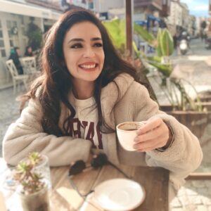 Nihan Balyalı Instagram - “There are only two ways to live your life. One is as though nothing is a miracle. The other is as though everything is a miracle.” 🤍