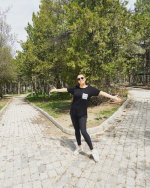 Nihan Durukan Instagram - Hava güzelse Sivrihisar’da güzel ✌🏻 📷 @egeaydan