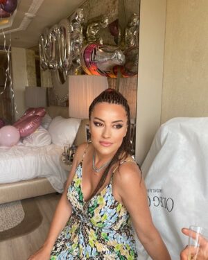 Nihan Durukan Instagram - İstek üzerine😀Bu da burada dursun😉 make up @byensarcanturk 👏🏻😘