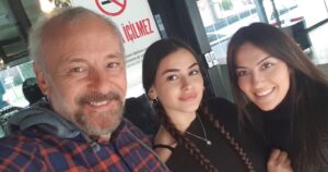 Nihan Durukan Instagram - Münir bey ve ailesi😃🧡 @egeaydan @caglarhazal9 @gonuldagitrt
