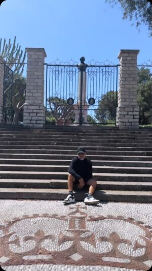 Nik Richie Instagram - Amazing trip, learning, bonding and loving on my children. Thank you Spain for teaching me the art of family. Gracias a mis fans españoles por dejarme vivir mi vida. Mis hijos aman su cultura y somos una mejor familia por ello. Ser padre soltero no es fácil, pero son viajes como estos los que me permiten entender que estoy bien.