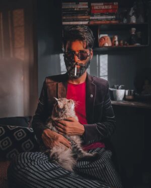Nikhil Vijay Instagram - Majdoor divas ki shubhkamnaye 🌻
From
Sakura and Daddy 🐾
.
.
Photographer : @bahot_sahi_ankit 
Fashion stylist : @theweirdwoman
Blazer by : @designervivekgupta

#labourday