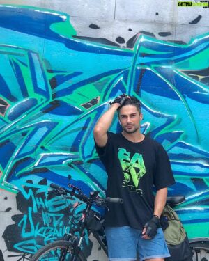 Nikita Vakuluk Instagram - Невдовзі Україна прокинеться в мирі і спокої без обстрілів та нападів кровожерливих сусідів. Буде творити і процвітати, стане гарною як ніколи 💛💙
⠀
#kyiv #dnipro #ukraine #standwithukraine #stopwarinukraine #supportukraine #ukraineisbeautiful #saveukraine