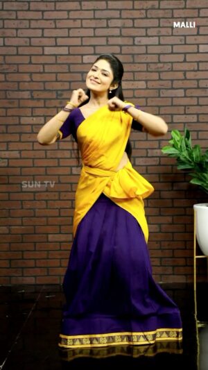 Nikitha Rajesh Instagram - Rettai vaal vennila 😍

மல்லி | திங்கள் - ஞாயிறு | 9:30 PM

#SunTV #Malli #MalliOnSunTV #Serials #TamilSerials  #SunReels #SunDigital