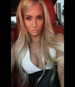 Nikki BreAnne Wells Instagram - hi.