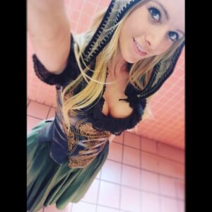 Nikki BreAnne Wells Instagram - quick #sneakpeek #selfie 🙊watch out for this little #elf in #Christmas commercials this yr! 🎅🏻🌲👸🏼🎁✨ #onset #setlife