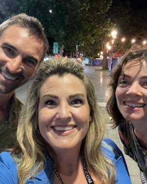 Nikki Britton Instagram - Adelaide, ya never disappoint! Sweet pals and wild nights. Happy closing weekend to the best fringe festival in the world. May your streets be littered with carnies smooching their festival crushes tonight. As it should be 🥰🤹‍♀️