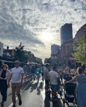 Nikki Britton Instagram - Adelaide, ya never disappoint! Sweet pals and wild nights. Happy closing weekend to the best fringe festival in the world. May your streets be littered with carnies smooching their festival crushes tonight. As it should be 🥰🤹‍♀️