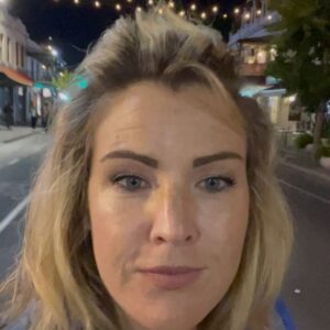 Nikki Britton Instagram - Adelaide, ya never disappoint! Sweet pals and wild nights. Happy closing weekend to the best fringe festival in the world. May your streets be littered with carnies smooching their festival crushes tonight. As it should be 🥰🤹‍♀️
