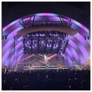 Nikki Griffin Instagram - I first heard Death Cab for Cutie in 2005 at ‘The Bait Shop’ in Orange County. 😉 18 years later, and they sounded fantastic at the Hollywood Bowl. The Postal Service gave an incredible performance, too. Thanks, @michelemorrow, for the last minute tickets! 
•
•
#DeathCabforCutie #ThePostalService #sethcohenstarterpack