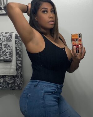Nikki Vanderdyz Instagram - Is it Thursday?  Lookin like a whole snack 👀😜