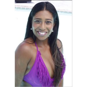 Nikki Vanderdyz Instagram - “To me the most beautiful thing about a human is their smile.”-N.V😬

MUA: @robertocarlos2 
Photographer: @jays3n.photography 🙏🏽