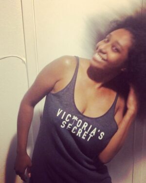 Nikki Vanderdyz Instagram - This is what being Black & Puerto Rican looks like 🙄dealing with all this hair everyday that never wants to act right 😒or do what I tell it to. Anyway, love the skin you’re in right?...So I’m reppin’ for all my AfroLatinas!!! #LionKing